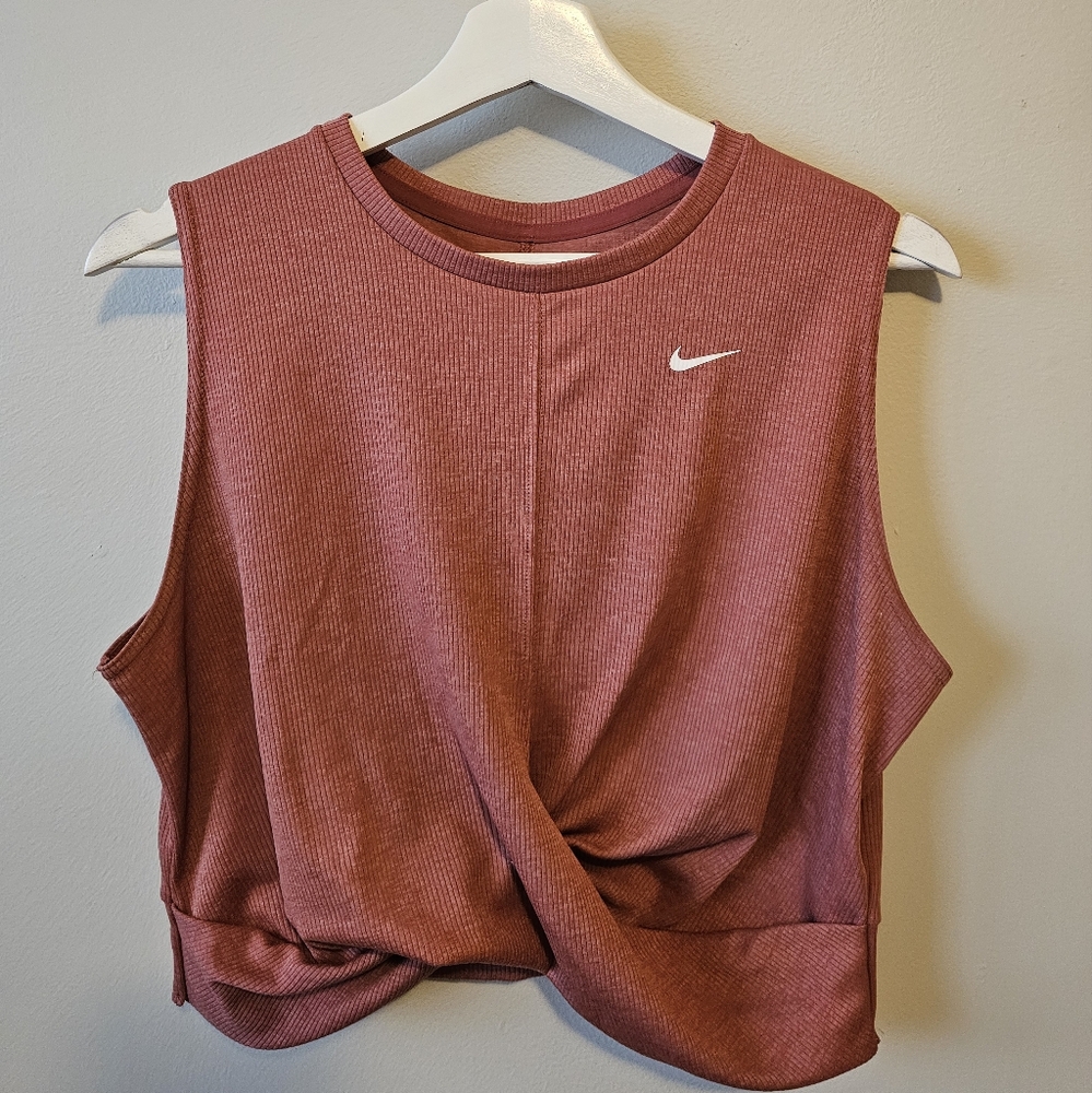 Ladies NIKE Athletic Crop Shirt Size XL